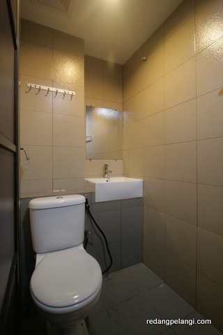 Redang Pelangi Bathroom